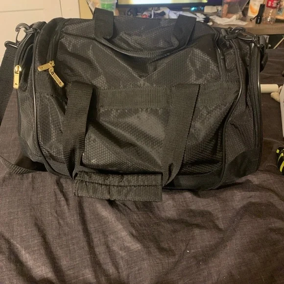 Adidas duffel bag like new only used once - Picture 2 of 3